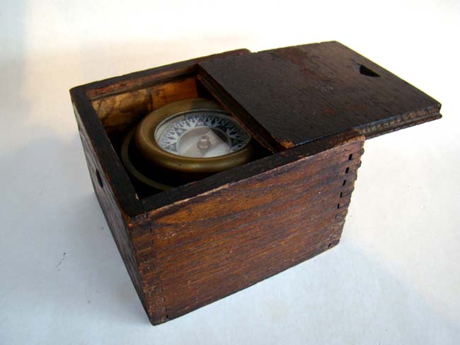 A rare lifeboat compass from the S.S. Evangeline circa 1927-1945 — image 3
